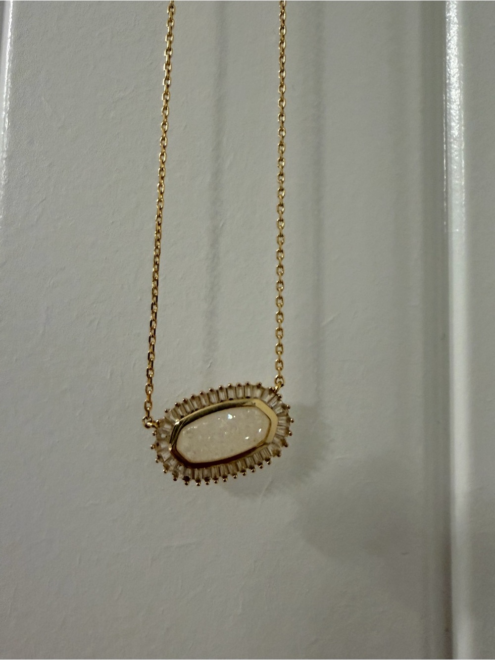 Kendra Scott Gold Oval Pendant Necklace with White Stone - Picture 2 of 3
